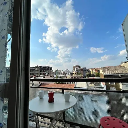 Fondazione Prada With Balcony Διαμέρισμα *